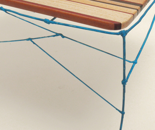 Table instable par Stefan Wieland