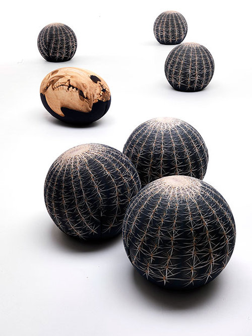 Poufs tatoués par Maurizio Galante