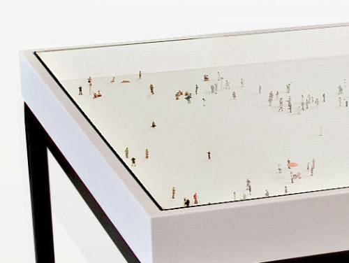 Seul dans la foule, table basse par Rolf Sachs