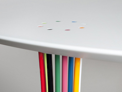 Table Carrousel par Adam Goodrum