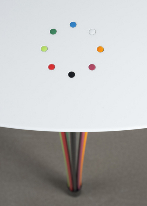 Table Carrousel par Adam Goodrum