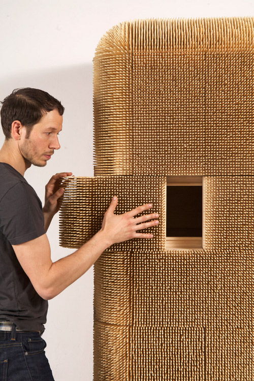 Sculpture ou Armoire par Sebastian Errazuriz