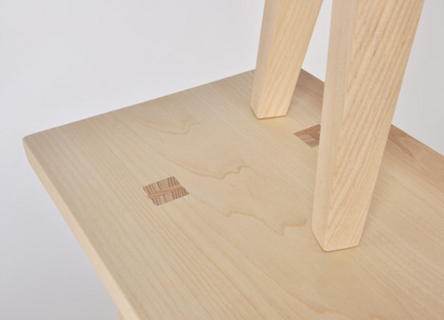 3 Bancs 1 bureau par Oscar Medley-Whitfield