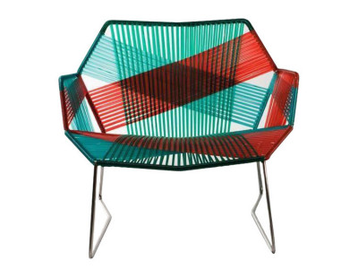 Fauteuil tropicalia par Patricia Urquiola