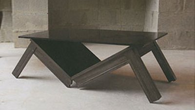 Table basse brisée par Luciano Lorenzatti et Alan Wisniewski