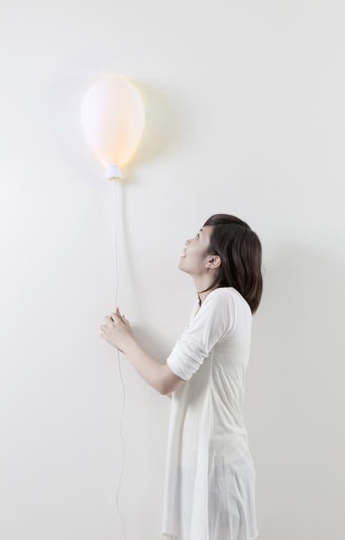 Balloon X Lamp par Haoshi Design