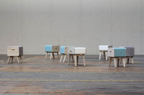 Oturakast tabouret + tiroir + commode par Rianne Koens