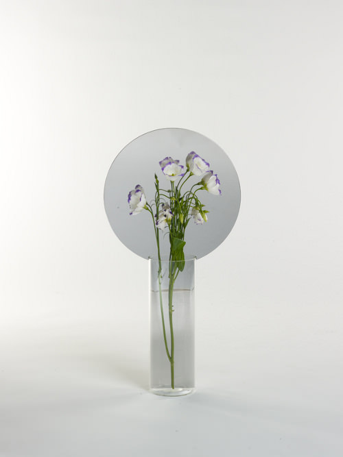 Narciso une collection de Vase + Miroir par Giorgia Zanellato