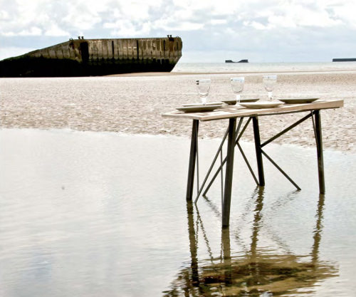 Foal table et bureau par Charlene Plourdeau