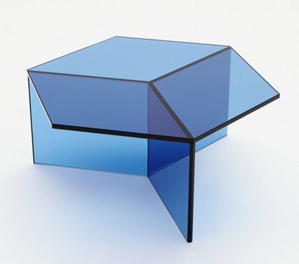 Isom la table de verre par Sebastian Scherer