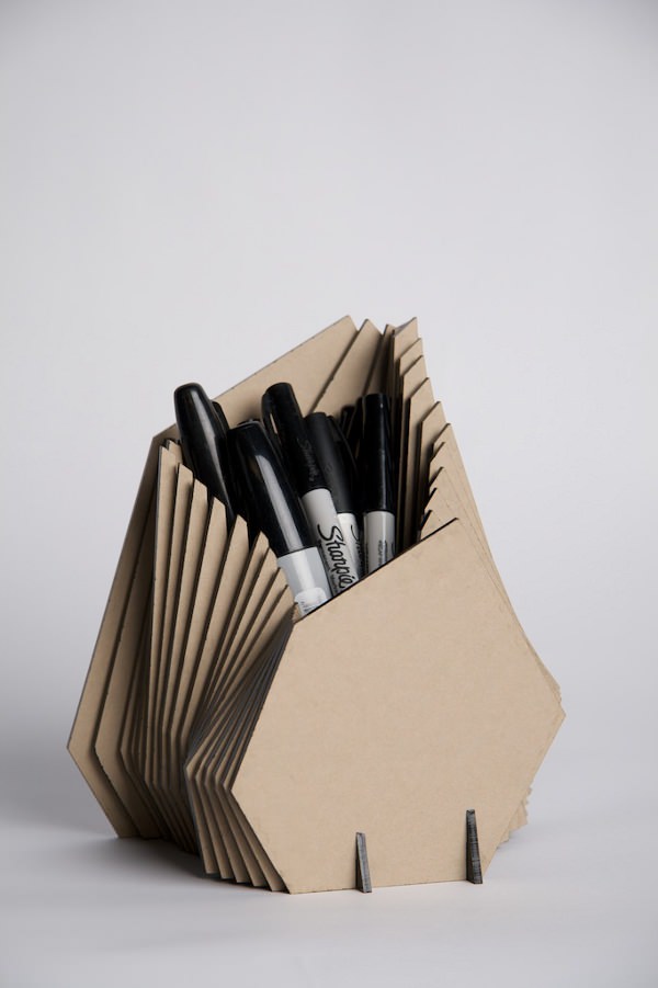 Pen Holder par Nathaniel Paffet Lugassy