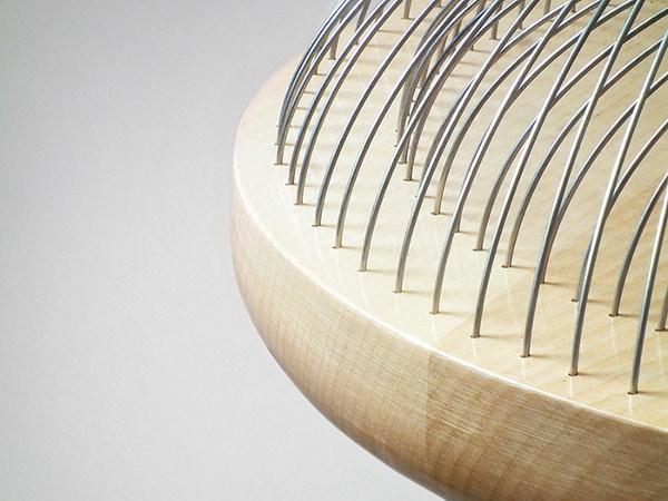 Dome Stool 80 tiges d'acier pour un tabouret par le studio Toer