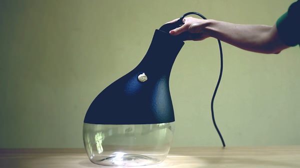 Lampe Guarda Luz par Caroline Armellini et Paulo Biacchi