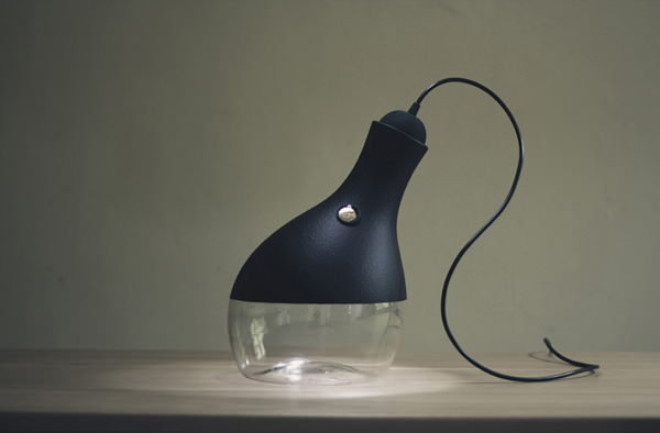 Lampe Guarda Luz par Caroline Armellini et Paulo Biacchi