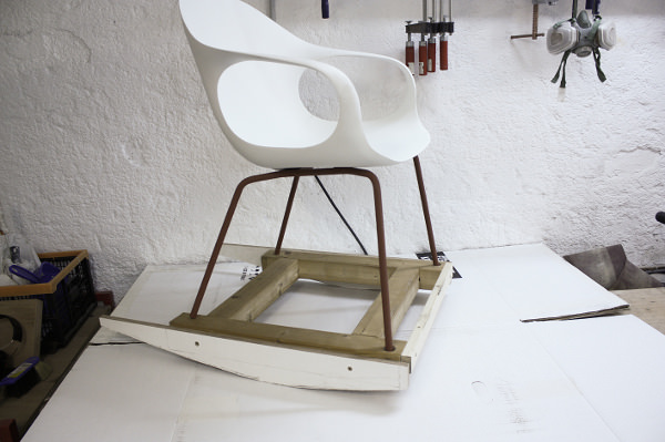 Rocking Chair Elephant par le studio Neuland pour Kristalia