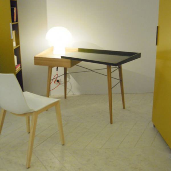 Litho le bureau asymétrique par Thibault Desombre