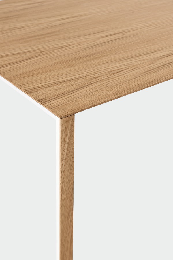 Thin-K la table de 6 mm par Luciano Bertoncini