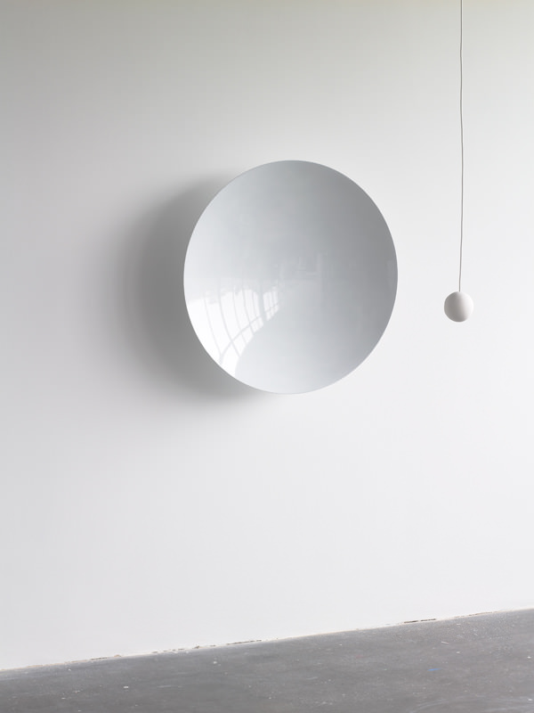 Globe luminaire pendentif et sphère par le Studio Vit