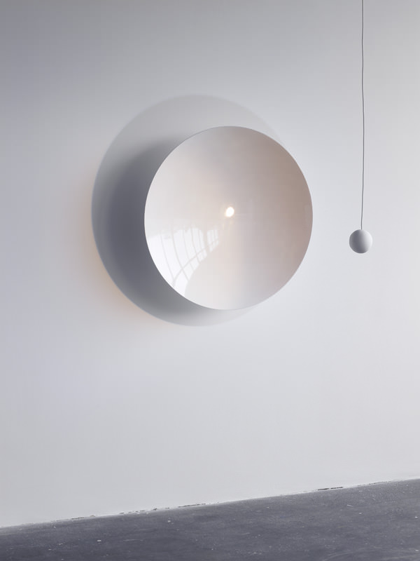 Globe luminaire pendentif et sphère par le Studio Vit