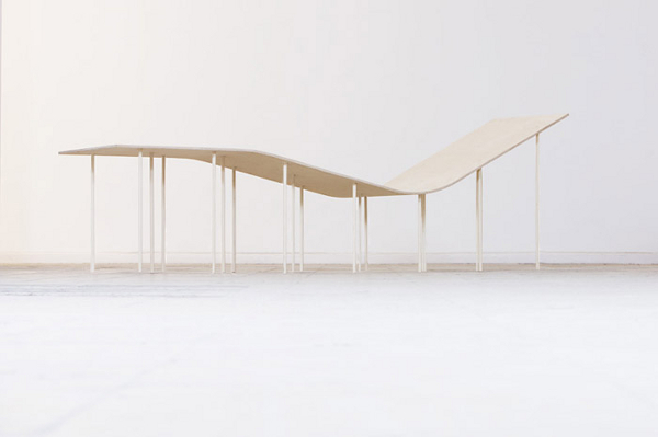 LEVITY LA CHAISE LOUNGE PAR ZSANETT BENEDEK ET DANIEL LAKOS