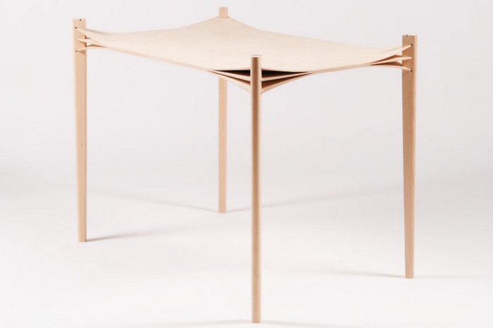 TABLE ENTRE LES LIGNES PAR KEYNE DUPONT