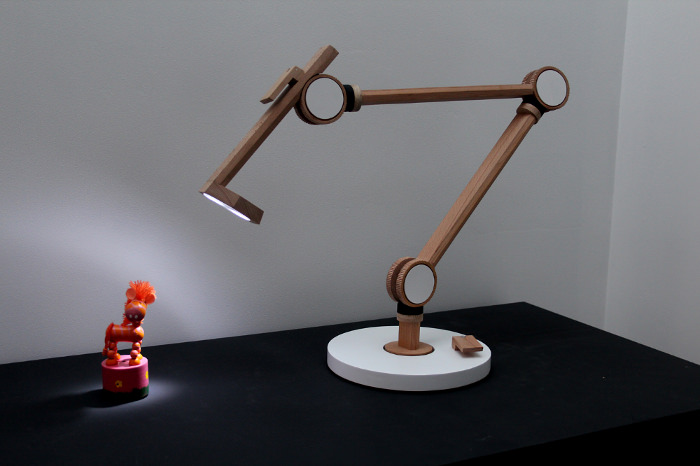 Lampe anglepoise revisitée par Product Tank