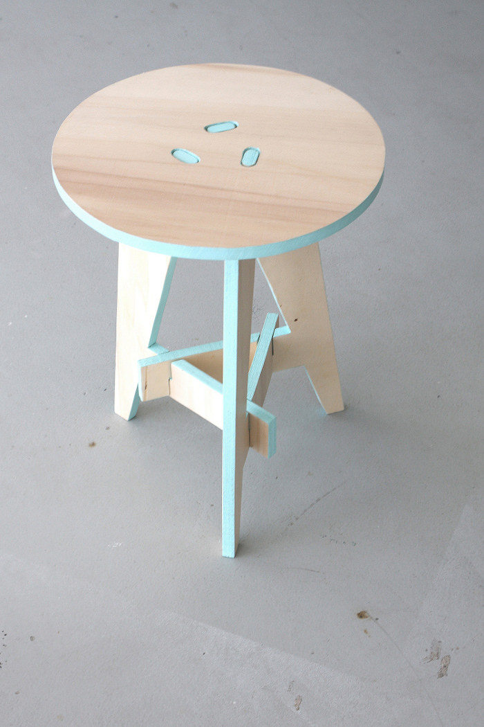 Puzzle Stool simplement tabouret par Karolina Tarkowska