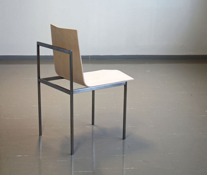 HANGER CHAIR LE DESIGN HONGROIS PAR ANDRAS KEREKGYARTO - 2013