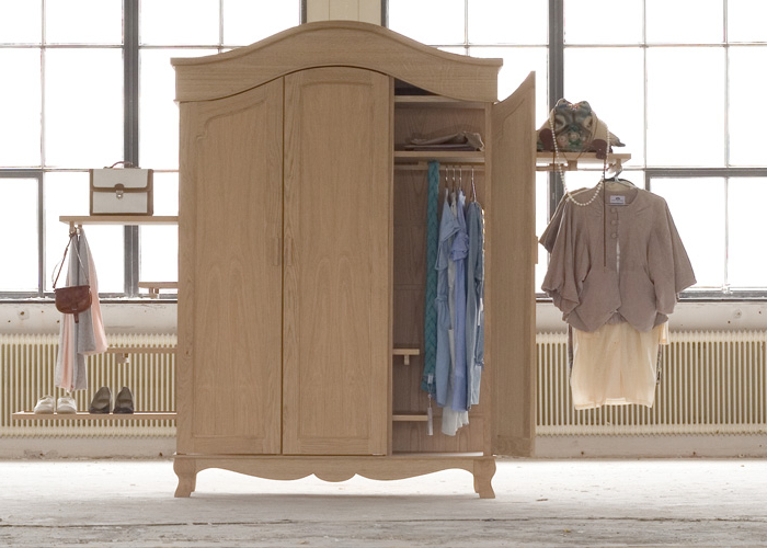 ARMOIRE PRONKKAST PAR DIK & STIJLLOOS - 2011