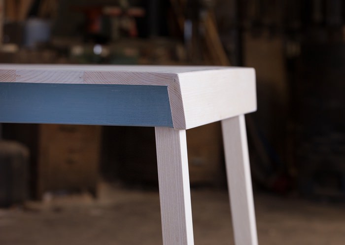 B-table par Matteo Dallagiacoma