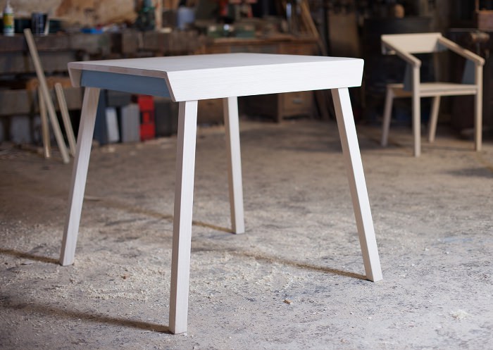 B-table par Matteo Dallagiacoma