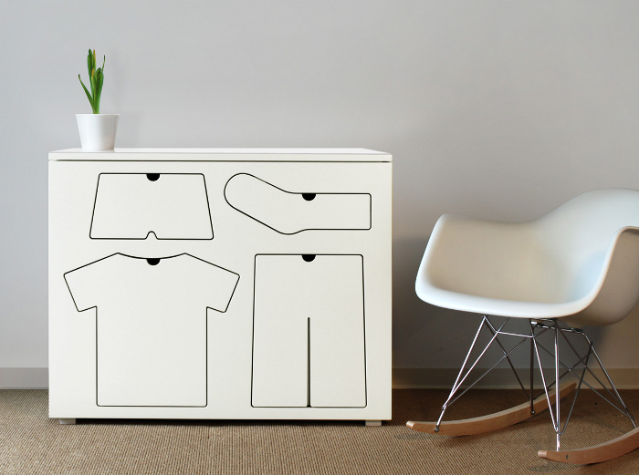 TRAINING DRESSER, LA COMMODE POUR ENFANT PAR PETER BRISTOL