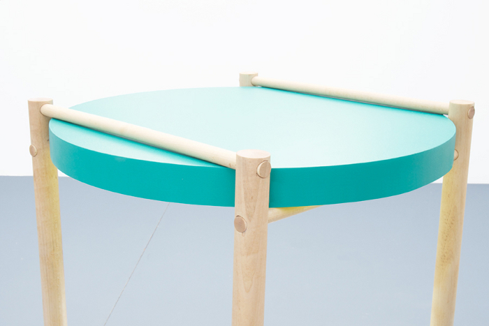 TABLE VILLAGE PAR LUKAS PEET