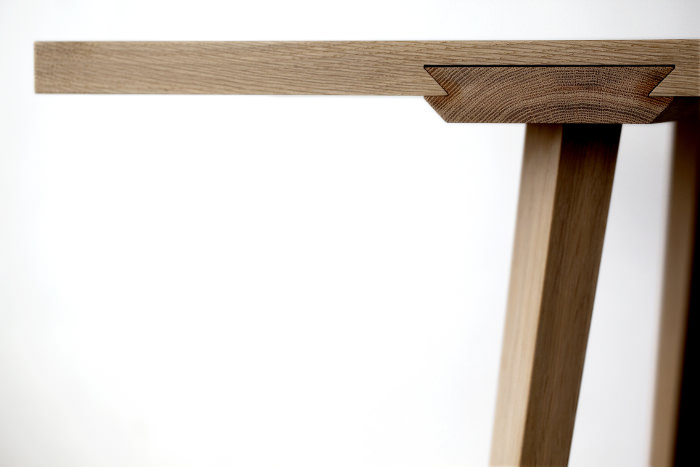 Timber table à assembler par Julian Kyhl