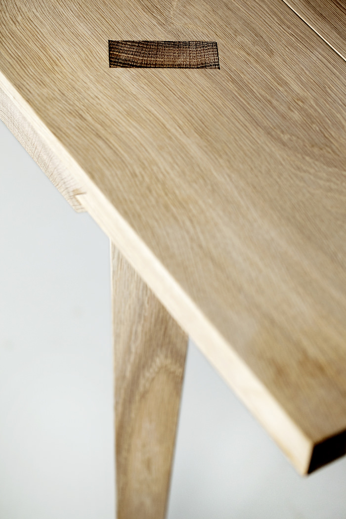 Timber table à assembler par Julian Kyhl