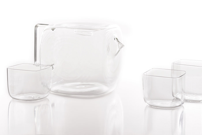 Water pitcher block la carafe invisible par Antonio Aricò