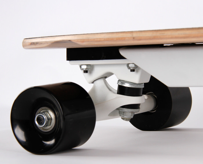 Chargeboard le skate hightech par Bjorn van den Hout