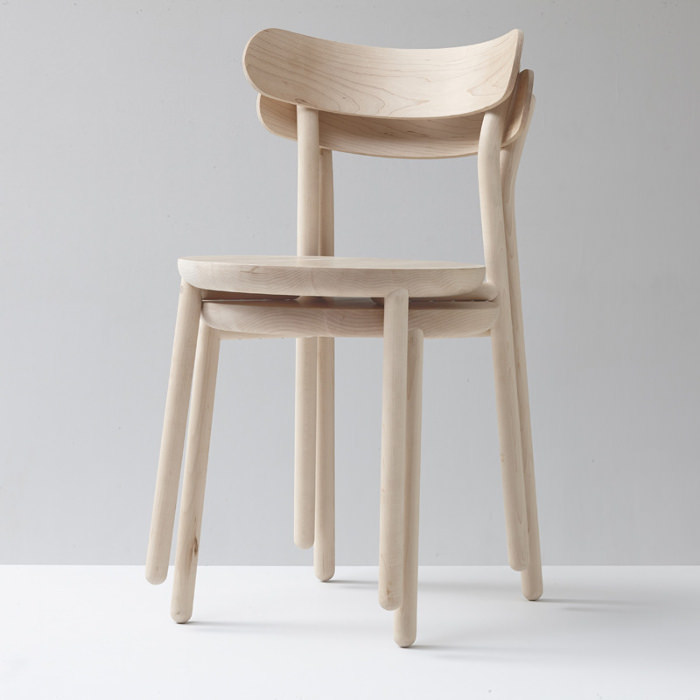 Them Chair la chaise en bois par Nicholas Karlovasitis et Sarah Gibson