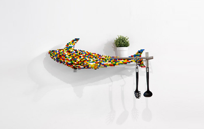 Quand LEGO rencontre IKEA par Claire Healy et Sean Cordeiro