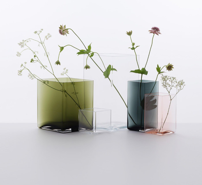 Collection de Vases colorés Ruutu Vases par Ronan et Erwan Bouroullec 