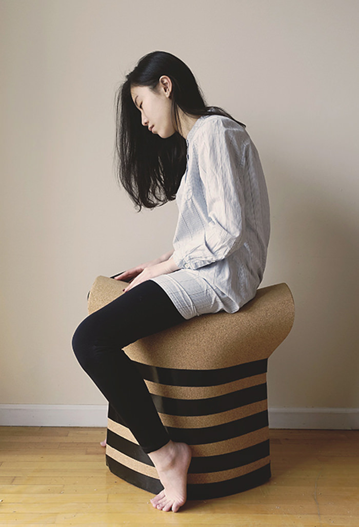 Cork Fold le tabouret de liège par Chengtao Yi