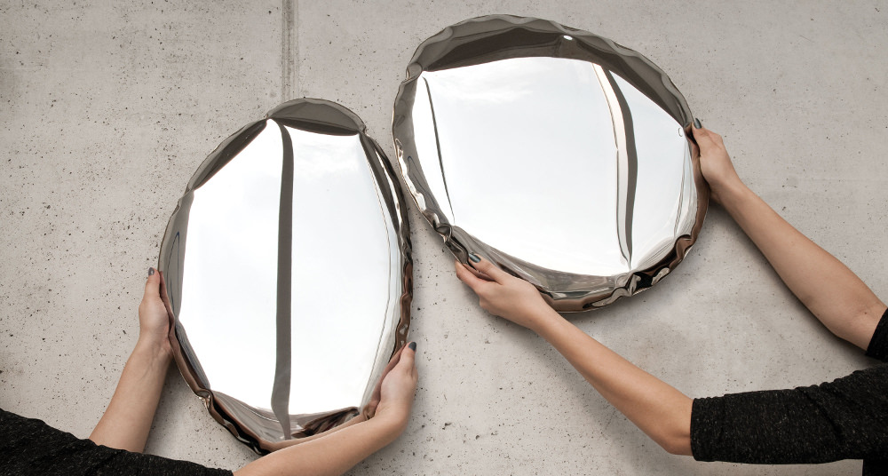 TAFLA miroir en métal soufflé par Oskar Zieta