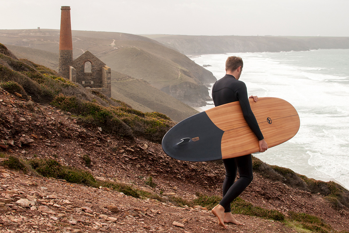 Tide x Otter, le projet de planche de surf en bois de Martin Spurway