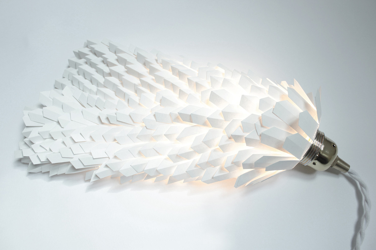 Boa, les luminaires artisanaux en papier signés Anne-Charlotte Saliba