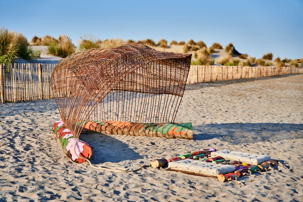 Shelter, l abri de plage educatif de Clementine Chambon @thomas.heydon